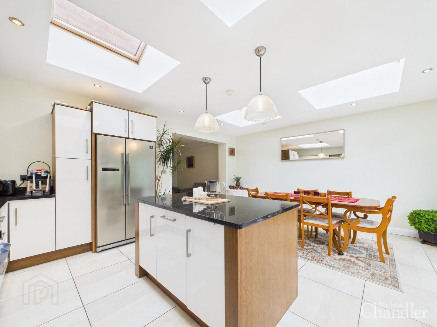 3 Glendale Avenue North 8 of 22
