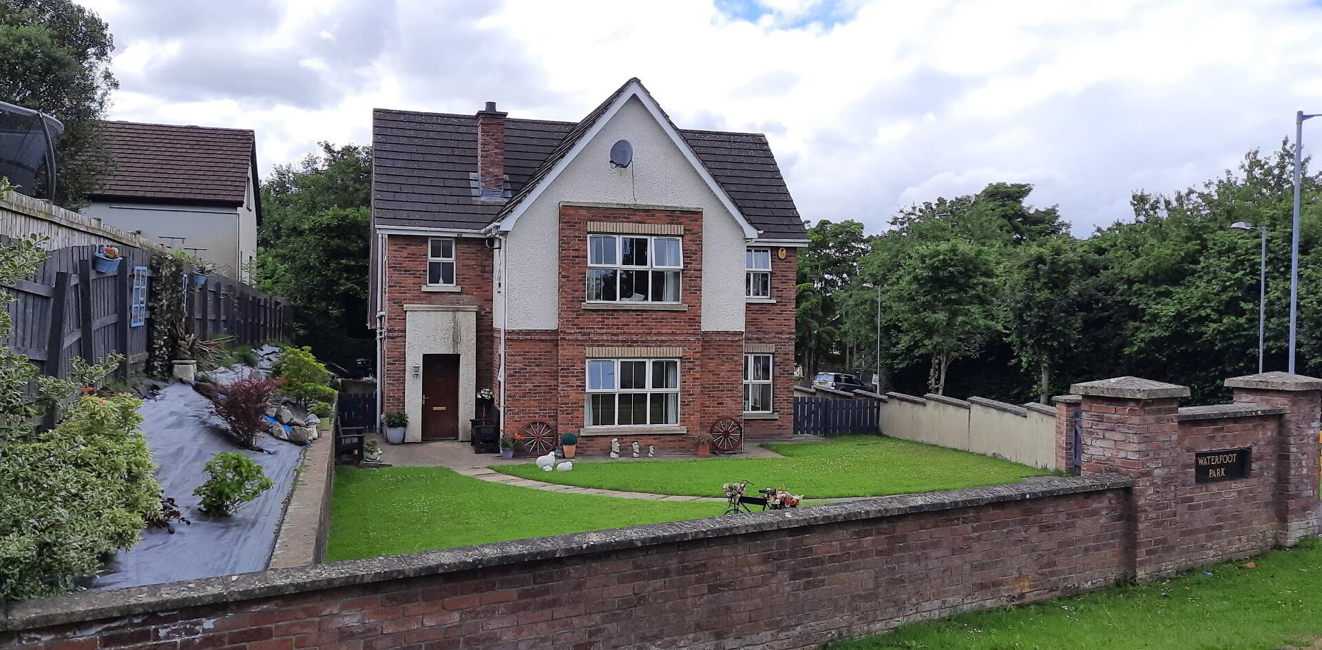 1 Waterfoot Park 1 of 21