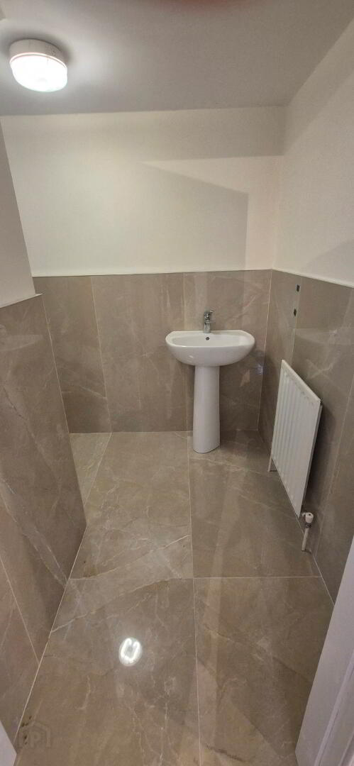 1 Waterfoot Park 9 of 21