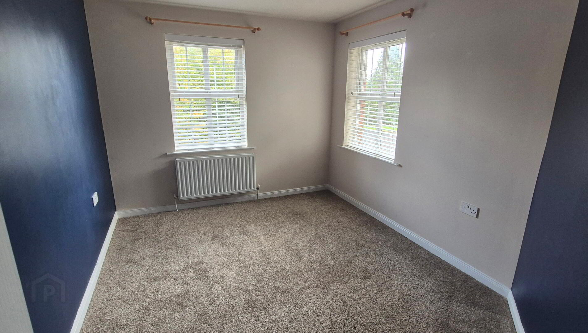 1 Waterfoot Park 19 of 21