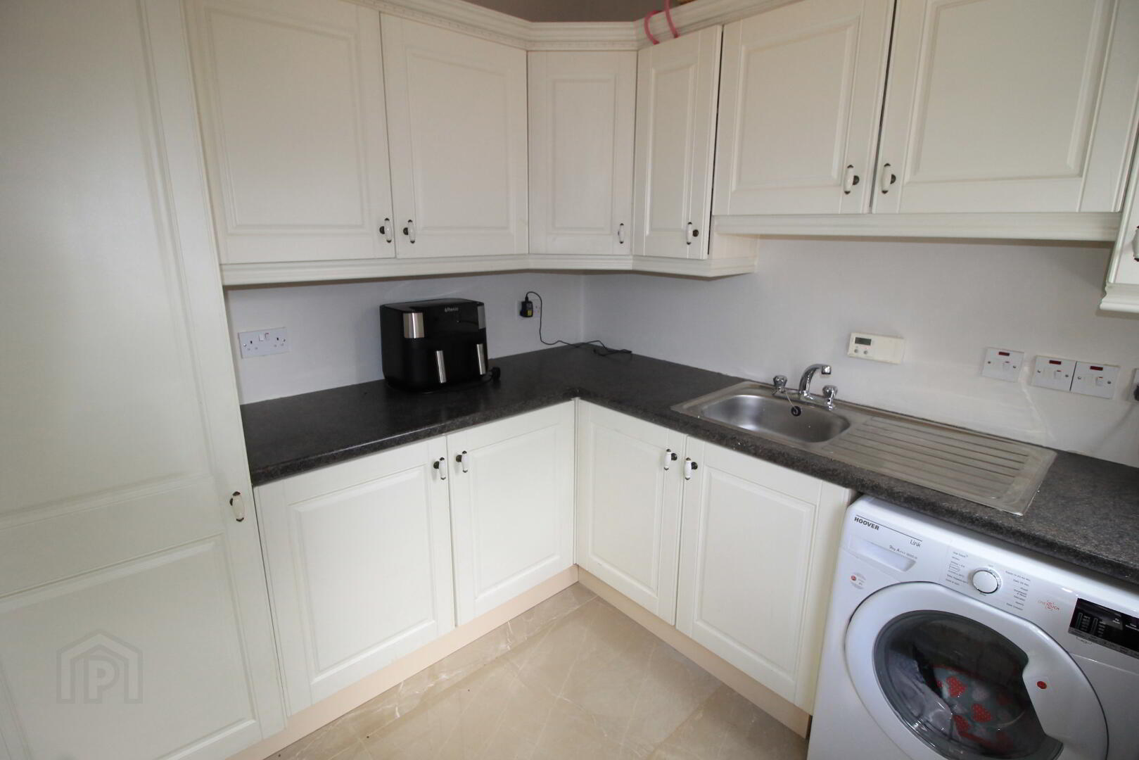 1 Waterfoot Park 6 of 21