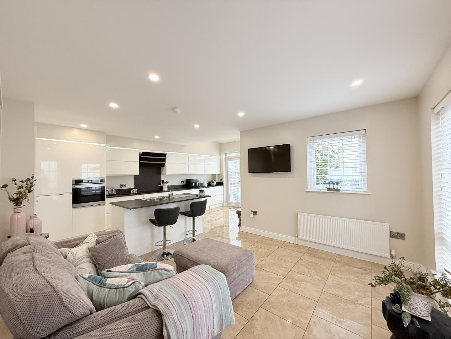 32 Abbeyfields 9 of 36