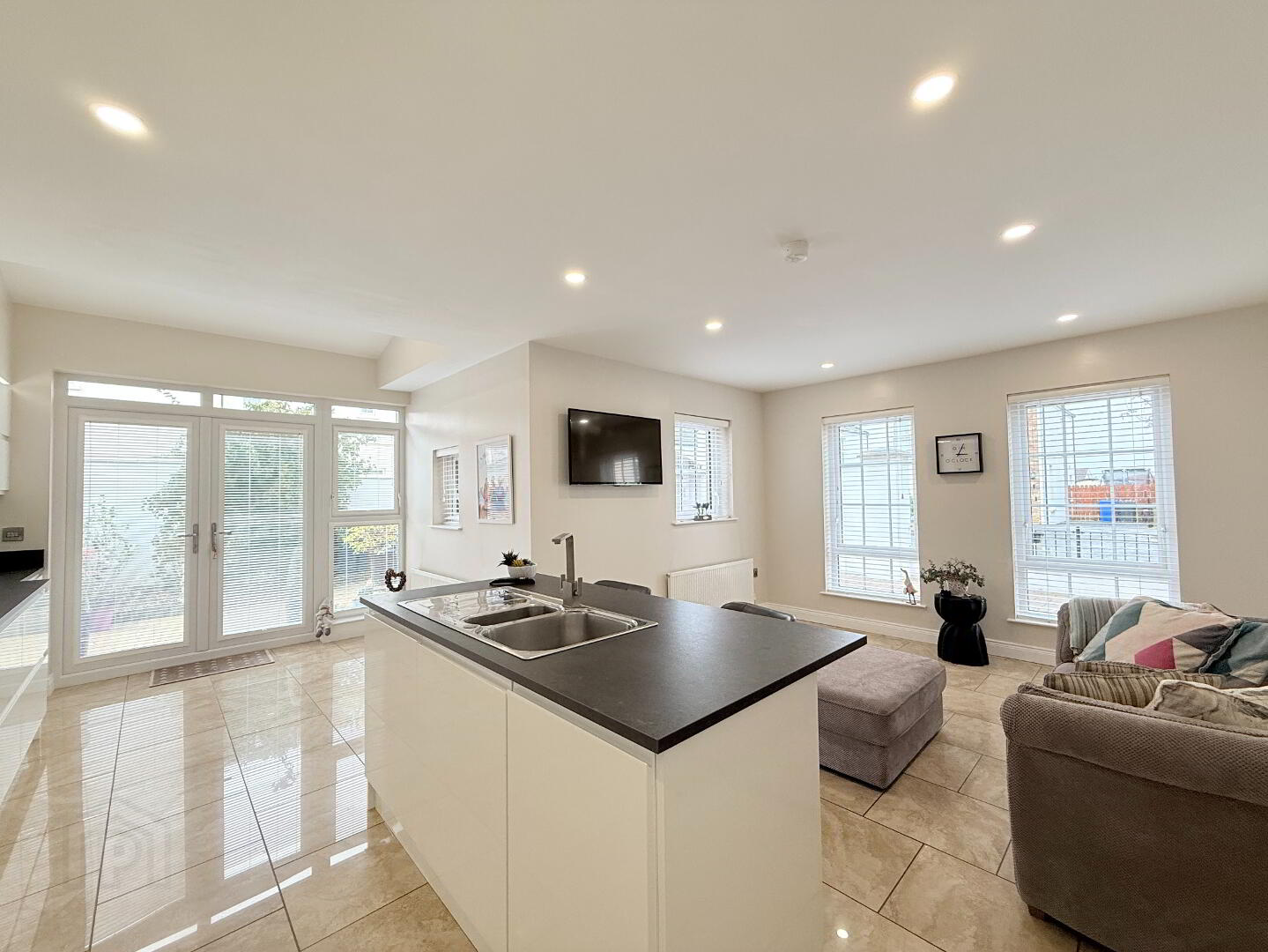 32 Abbeyfields 17 of 36