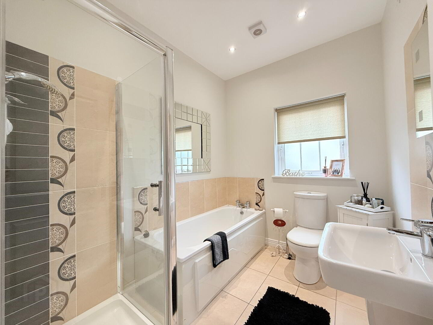 32 Abbeyfields 27 of 36
