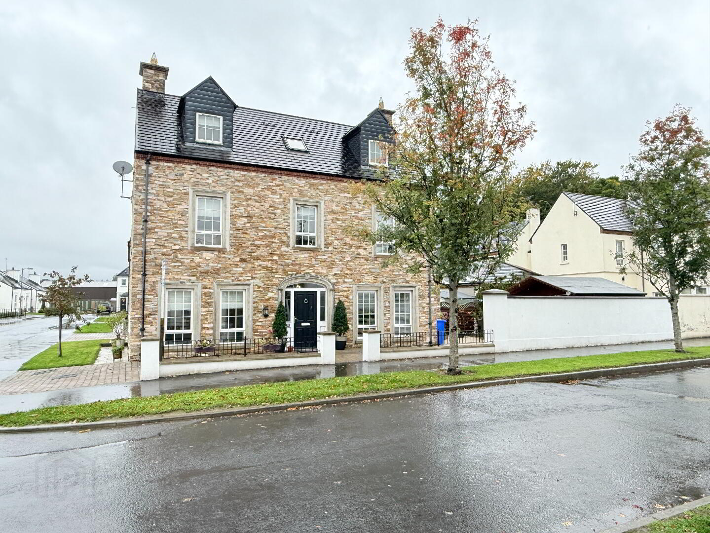 32 Abbeyfields 36 of 36