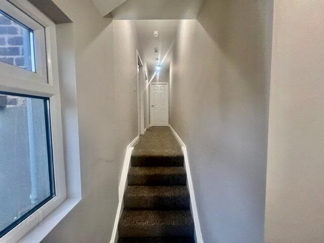 Flat 2, 49 South Parade 2 of 7