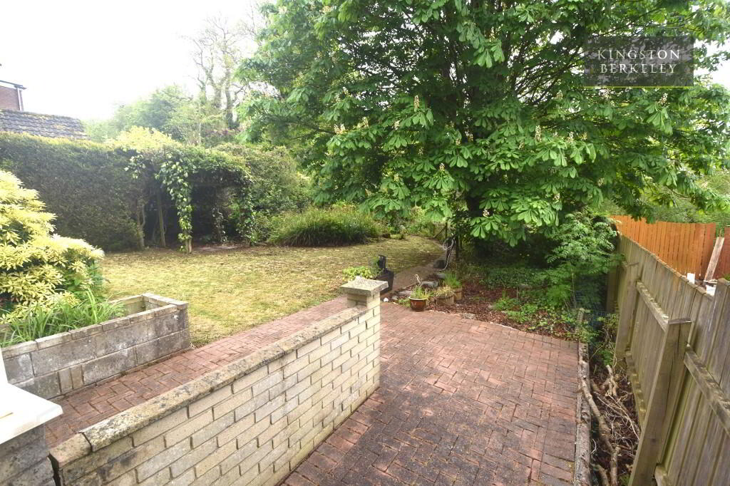 34 McCaughan Park 18 of 27