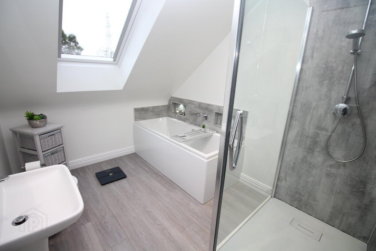 12 Craigs Road 14 of 18