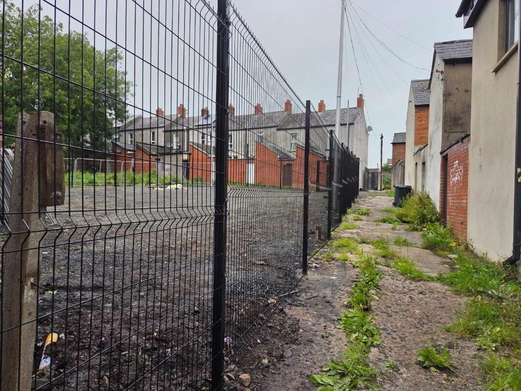 836a Crumlin Road 3 of 15