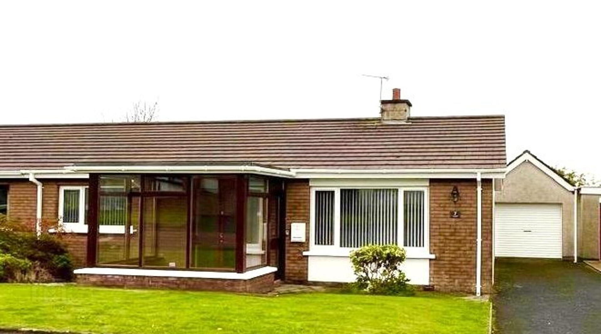 7 Vale Road 1 of 9
