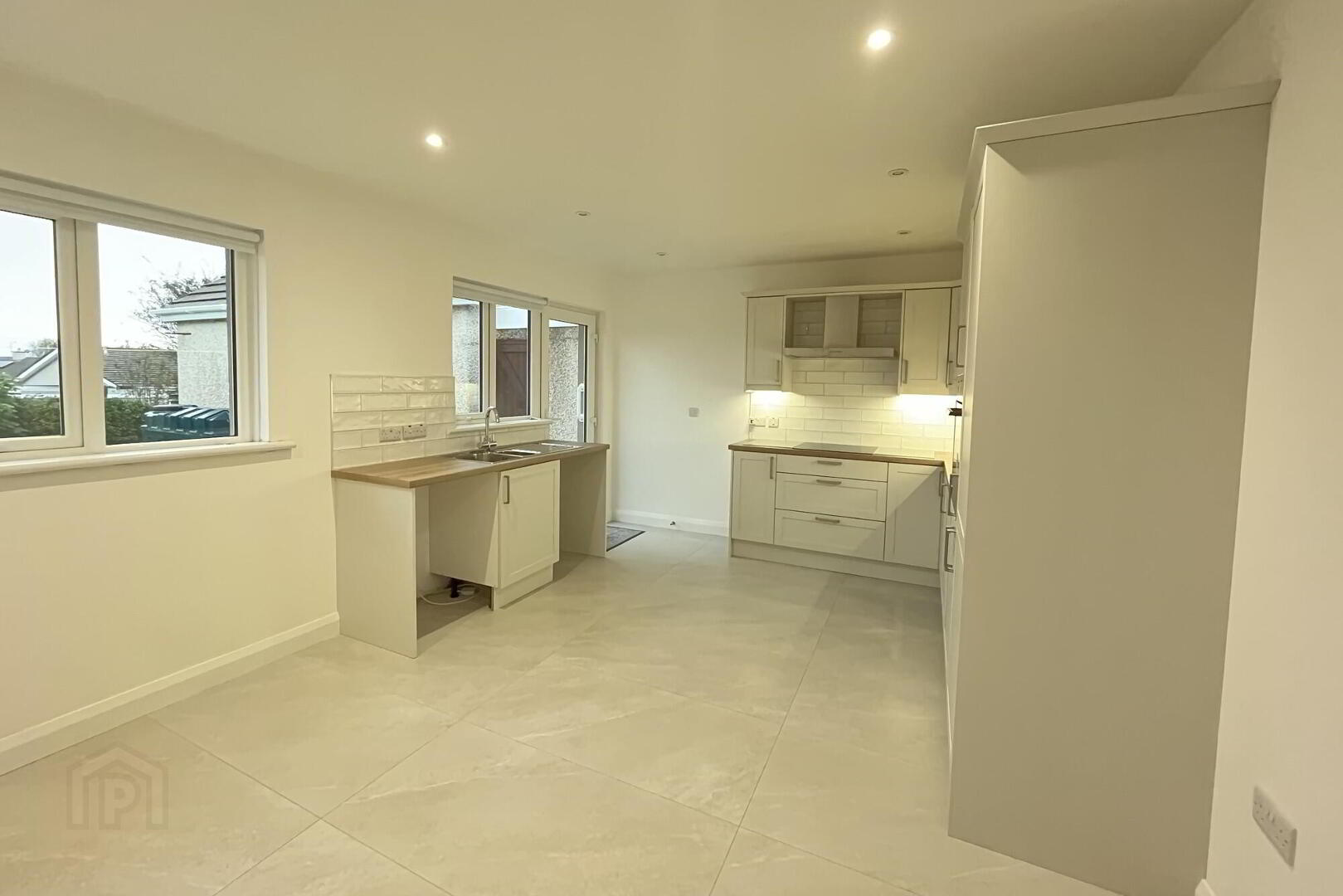 7 Vale Road 3 of 9
