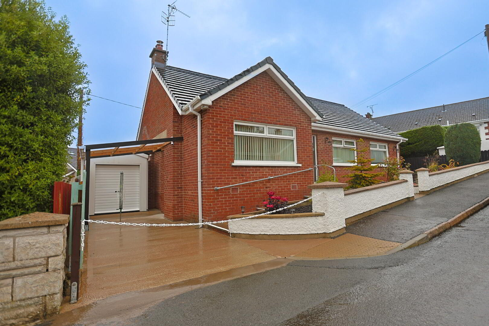 2 Hillside Crescent 2 of 60
