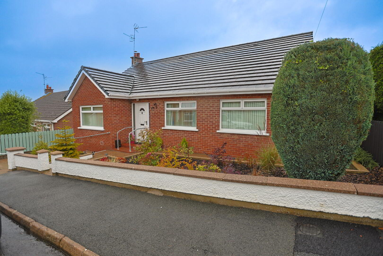 2 Hillside Crescent 1 of 60