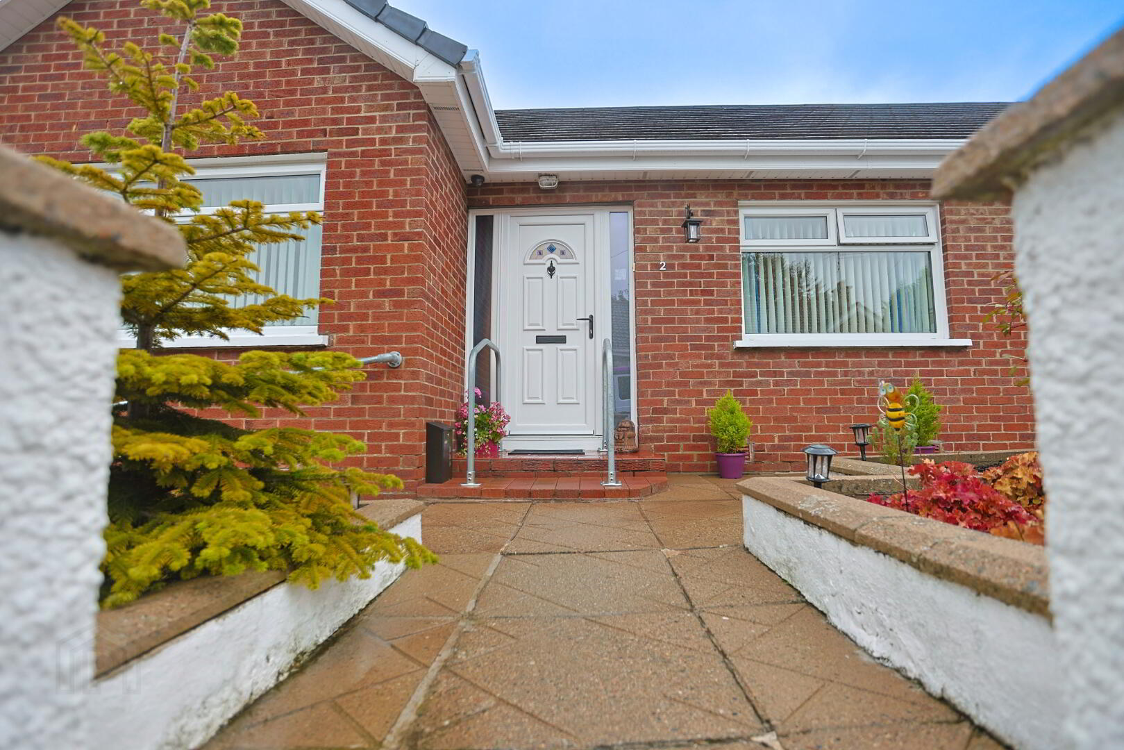 2 Hillside Crescent 3 of 60
