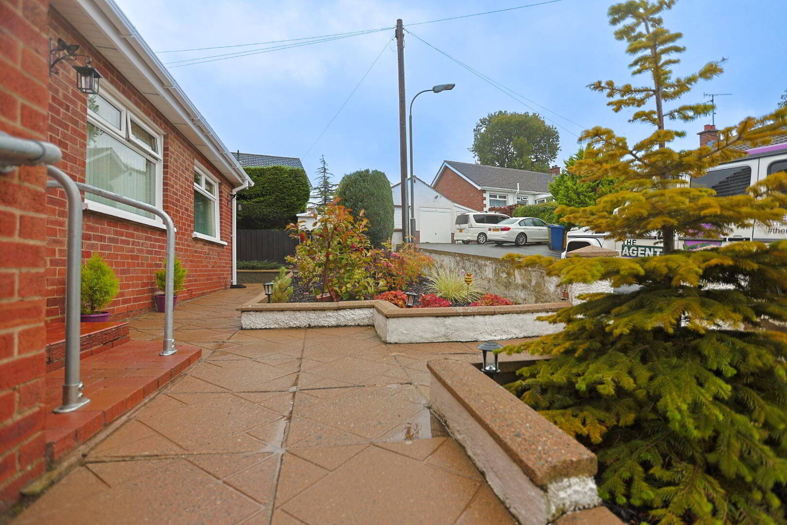 2 Hillside Crescent 4 of 60