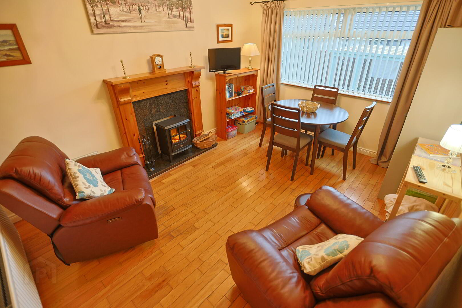2 Hillside Crescent 12 of 60