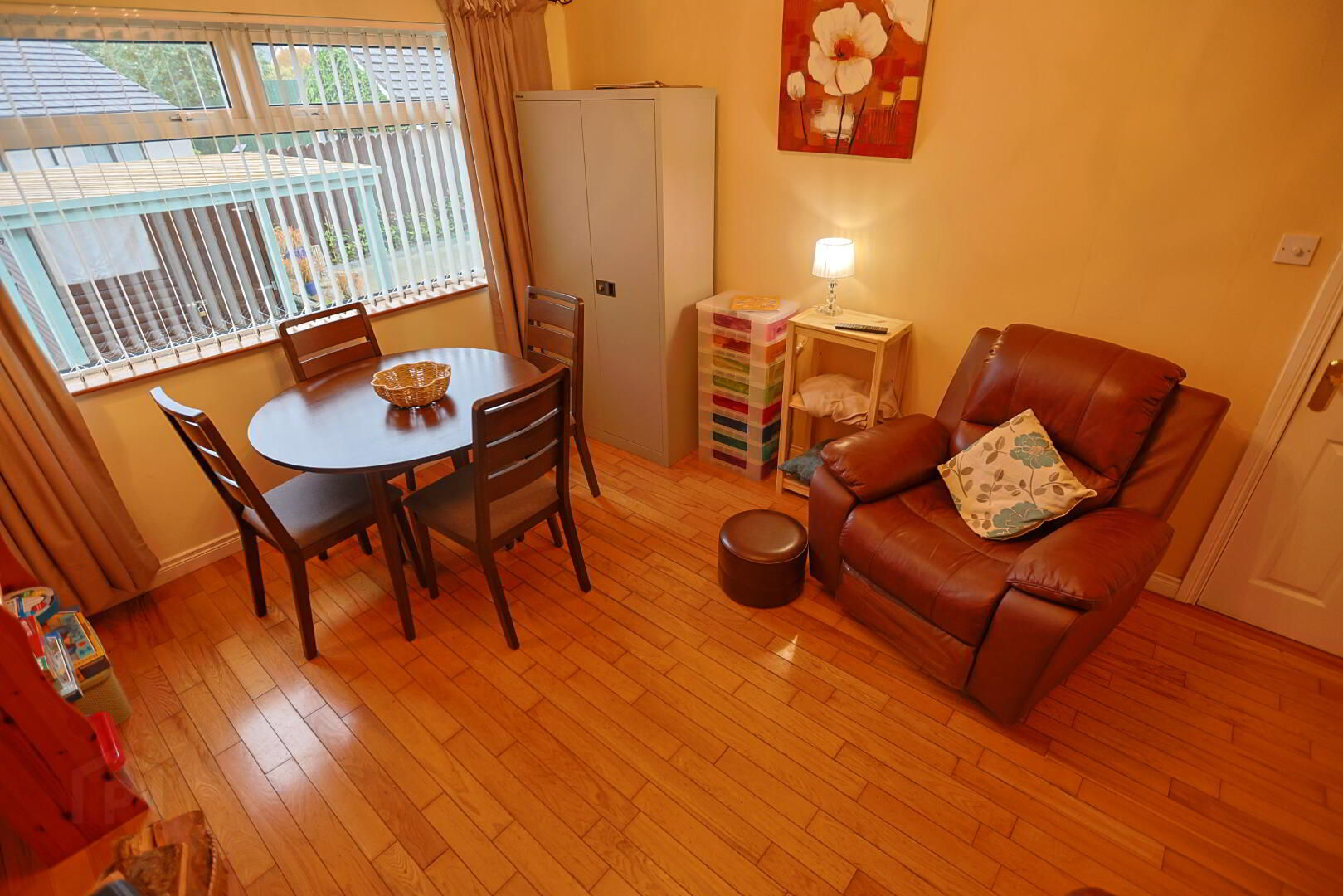 2 Hillside Crescent 15 of 60