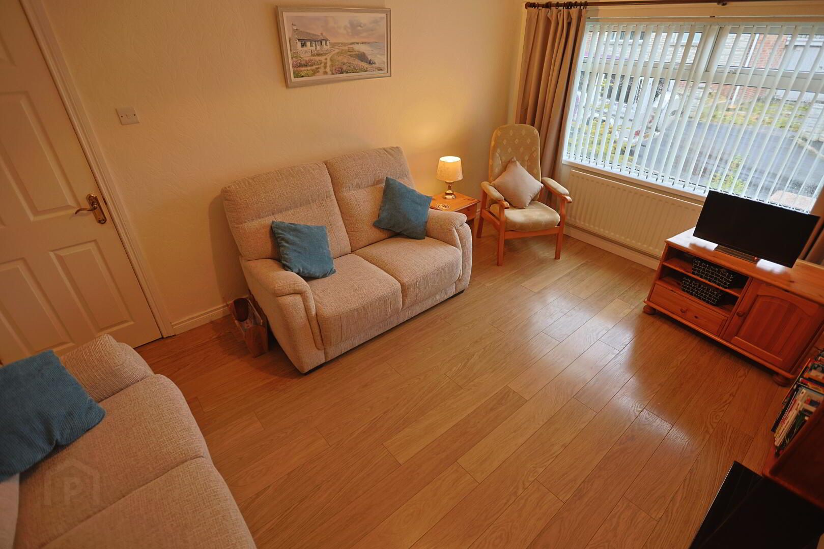 2 Hillside Crescent 10 of 60
