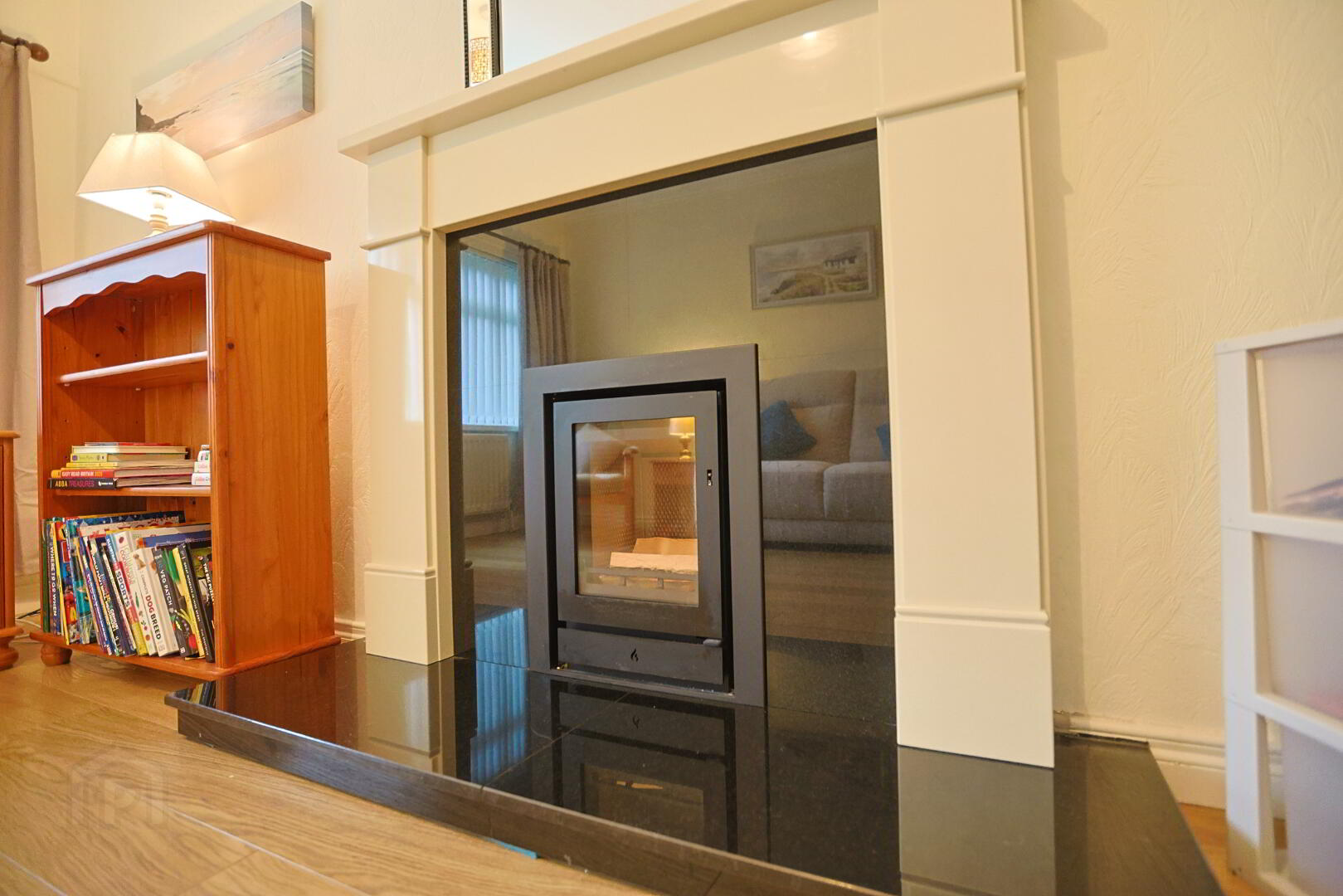 2 Hillside Crescent 11 of 60