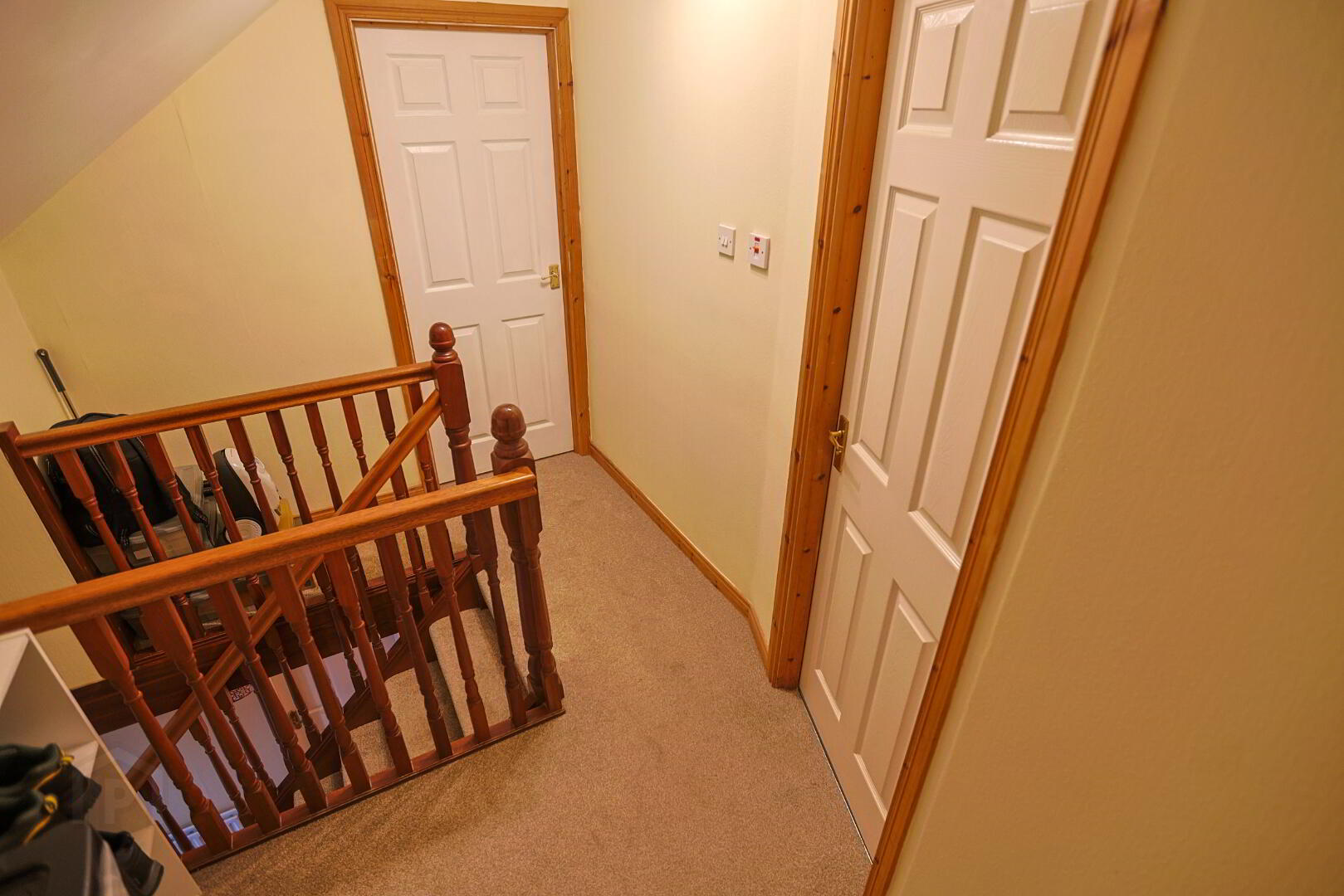 2 Hillside Crescent 40 of 60