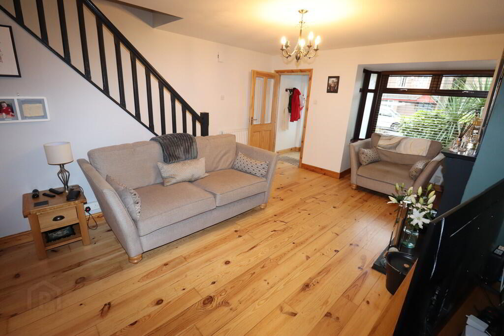 6 Somerton Close 2 of 18