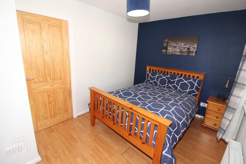 6 Somerton Close 11 of 18