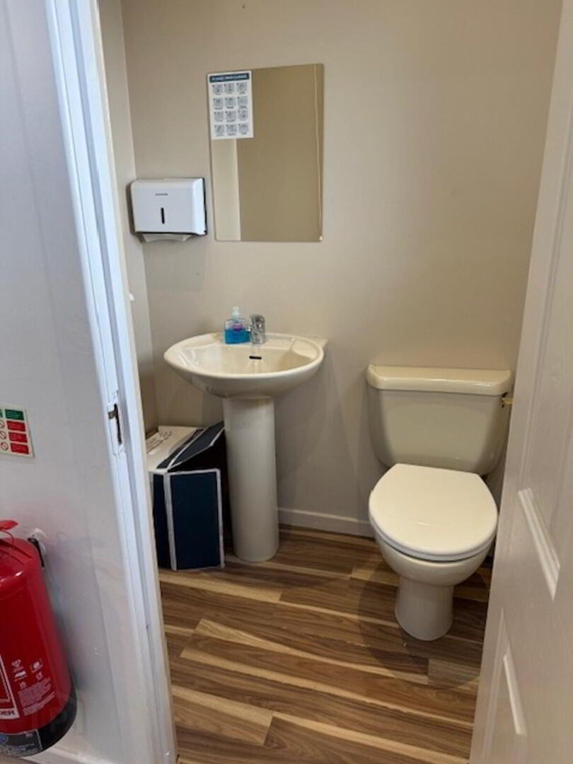 254 Shankill Road 8 of 10