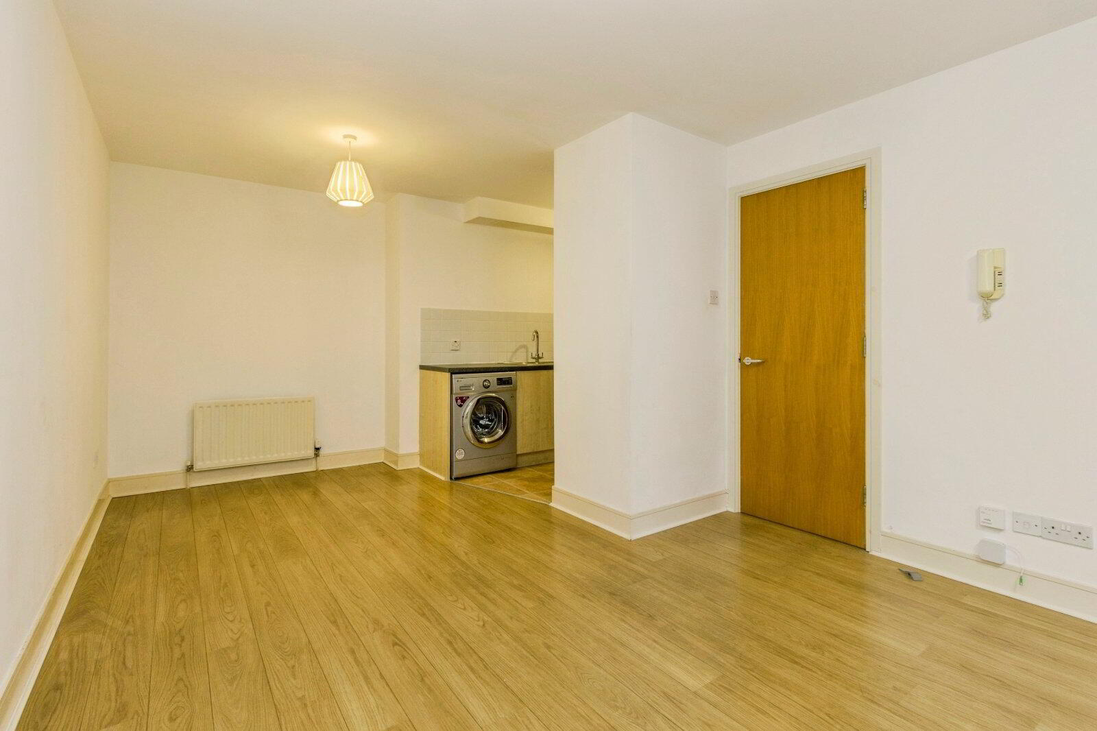 Flat 62 South Studios, 85 Tates Avenue, Belfast 9 of 22