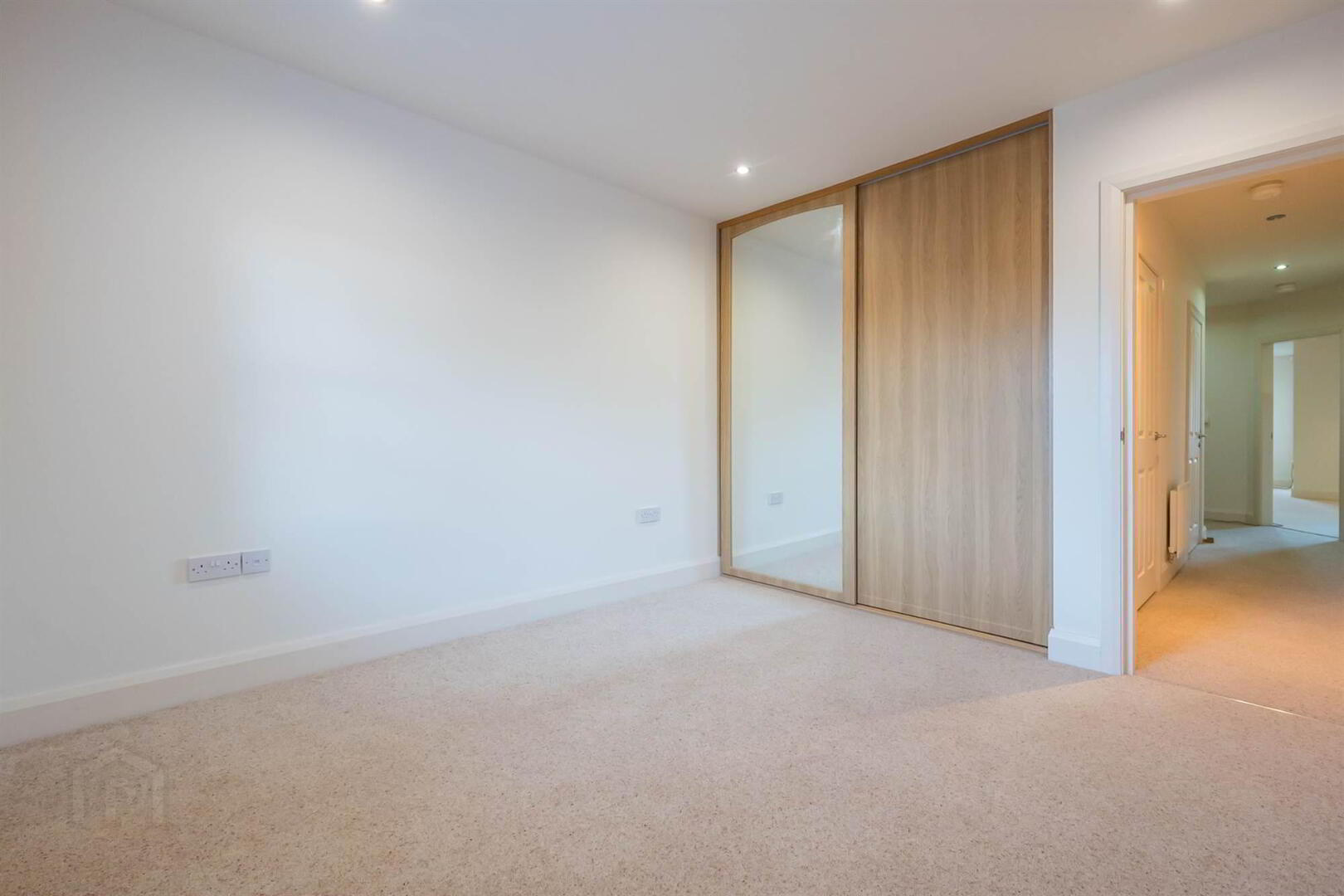 33 Sandown Manor, 84a Sandown Road 13 of 16