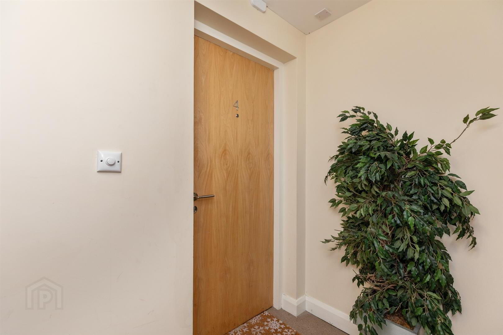 Apt 4, 112 Templemore Avenue 2 of 17