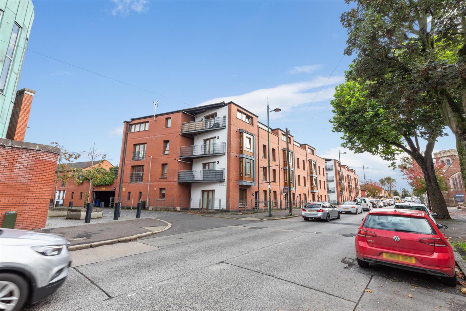 Apt 4, 112 Templemore Avenue 1 of 17