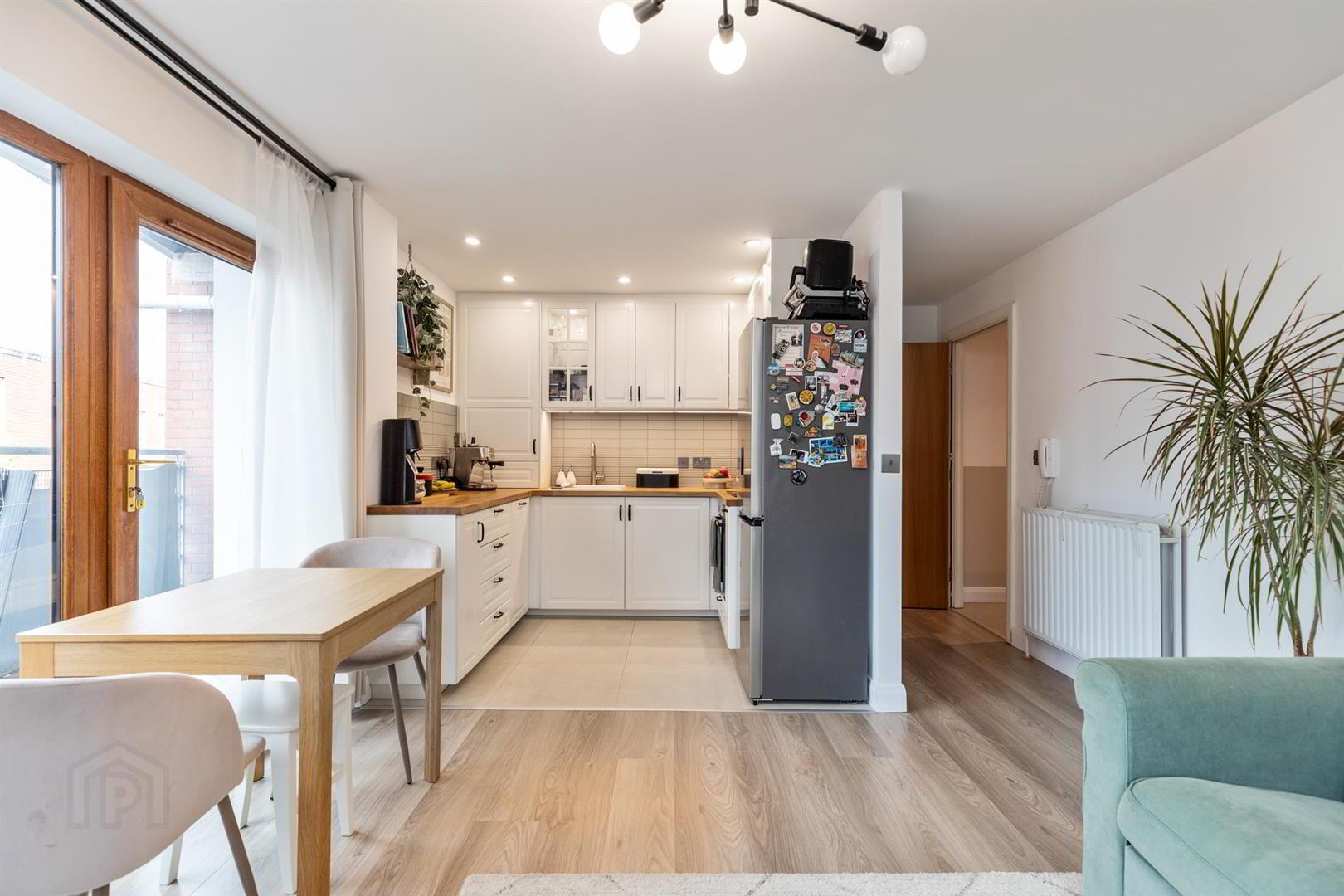 Apt 4, 112 Templemore Avenue 7 of 17