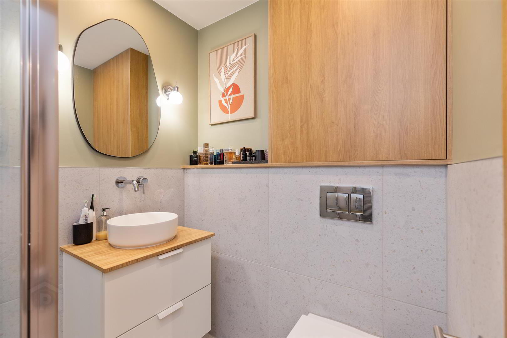 Apt 4, 112 Templemore Avenue 13 of 17