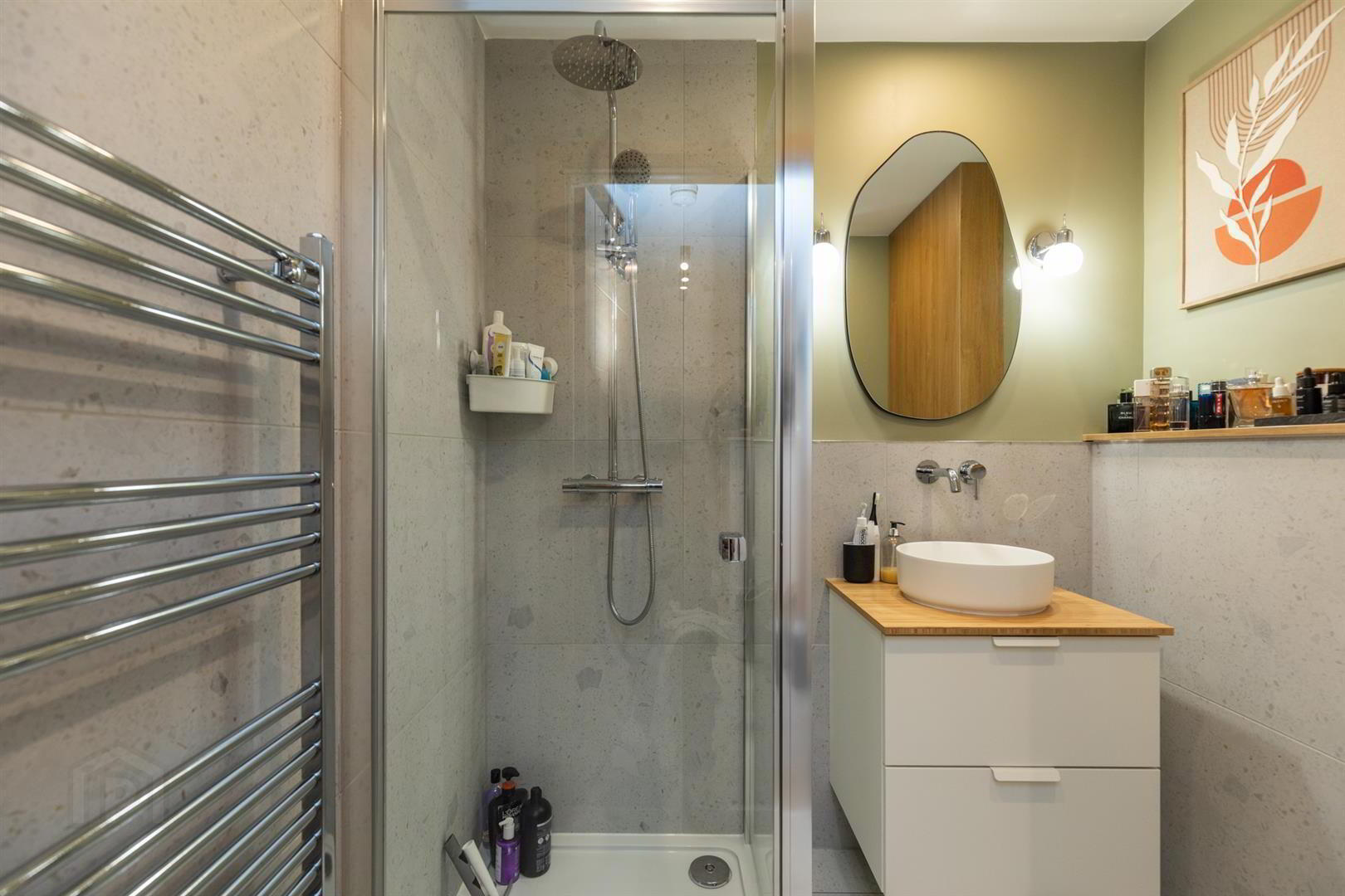 Apt 4, 112 Templemore Avenue 12 of 17