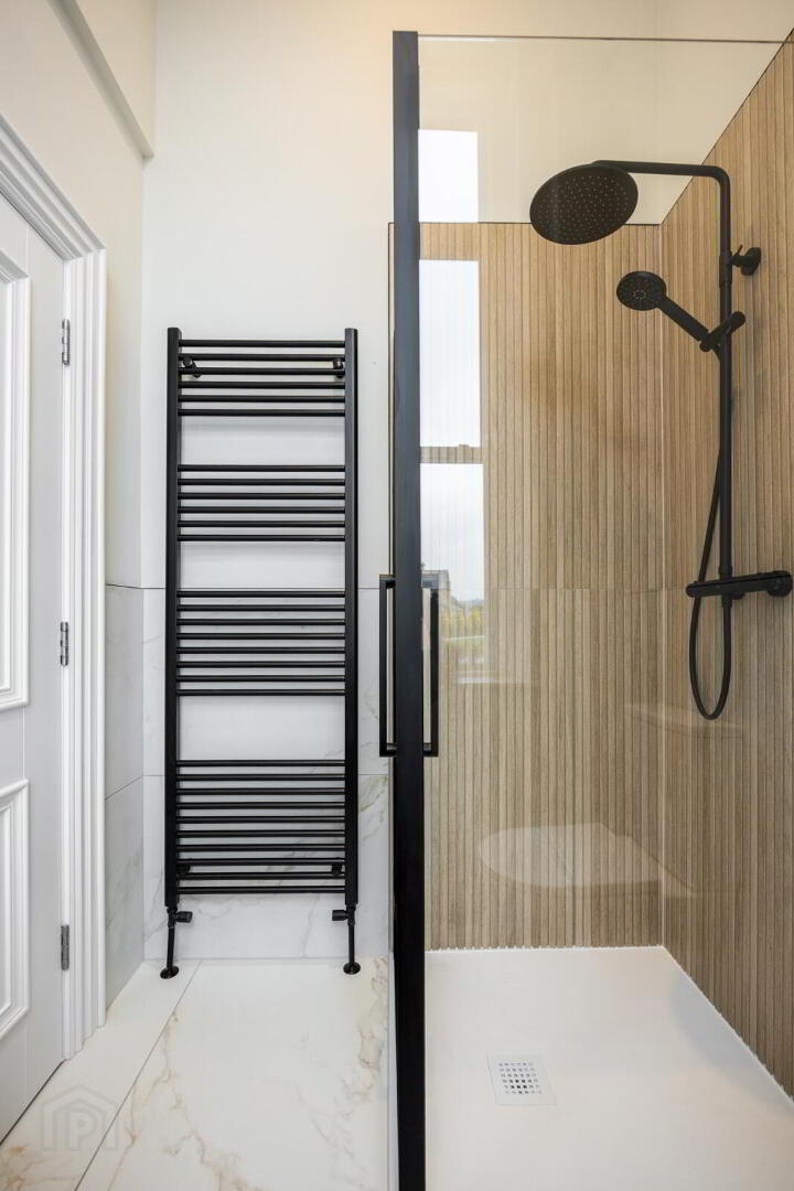 Apartment 4 16 Ishbel Mews 14 of 17