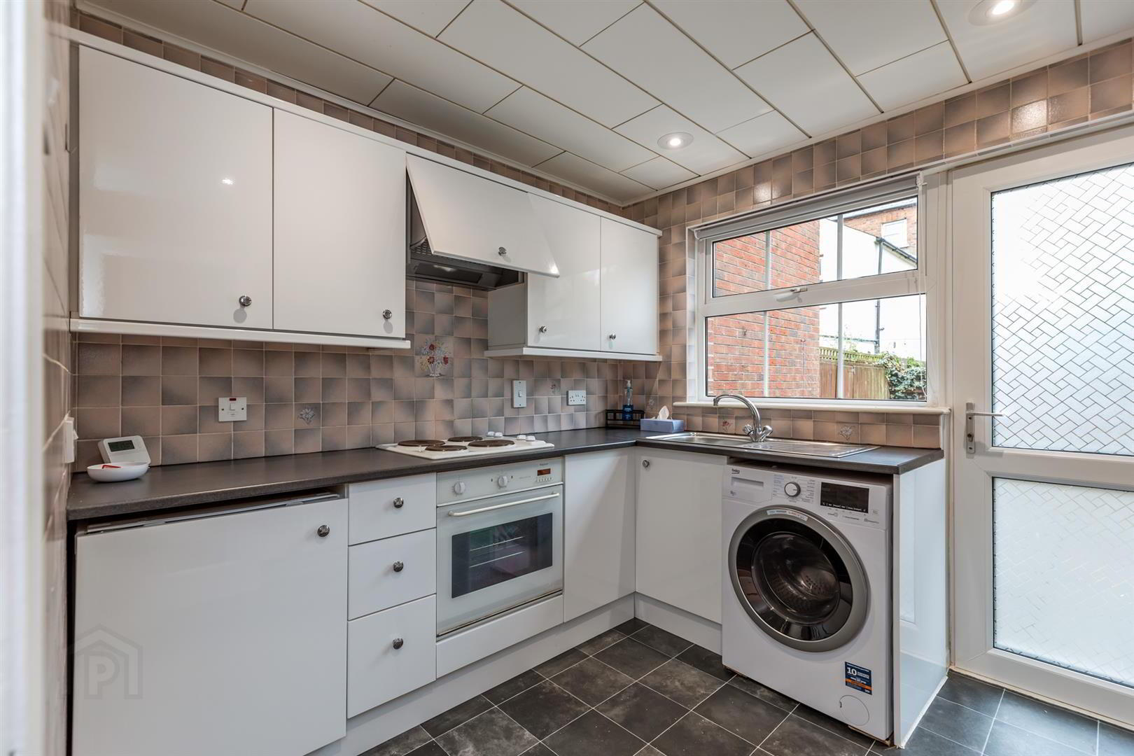 Apt 13, Earls Court 6 of 17