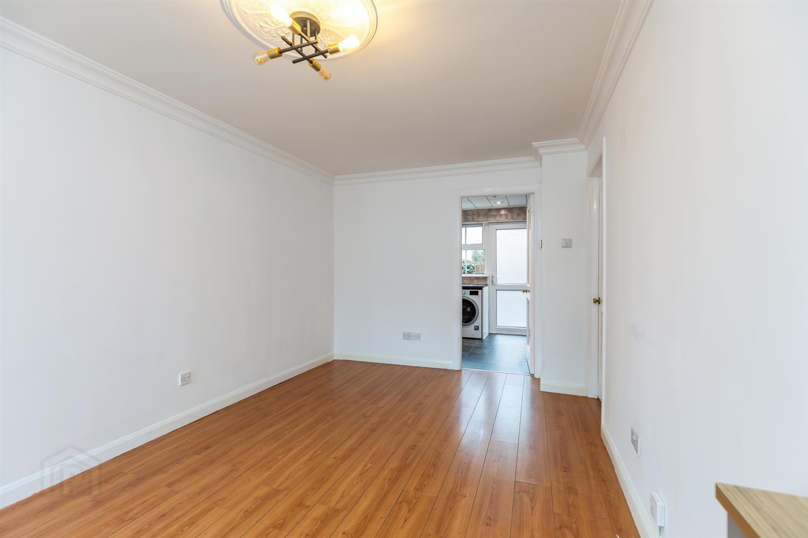 Apt 13, Earls Court 5 of 17