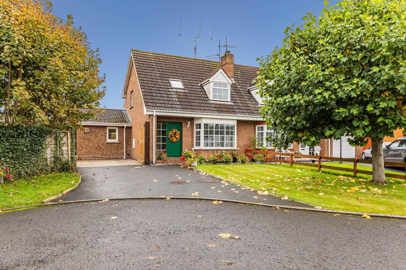 6 Heathers Close 1 of 22