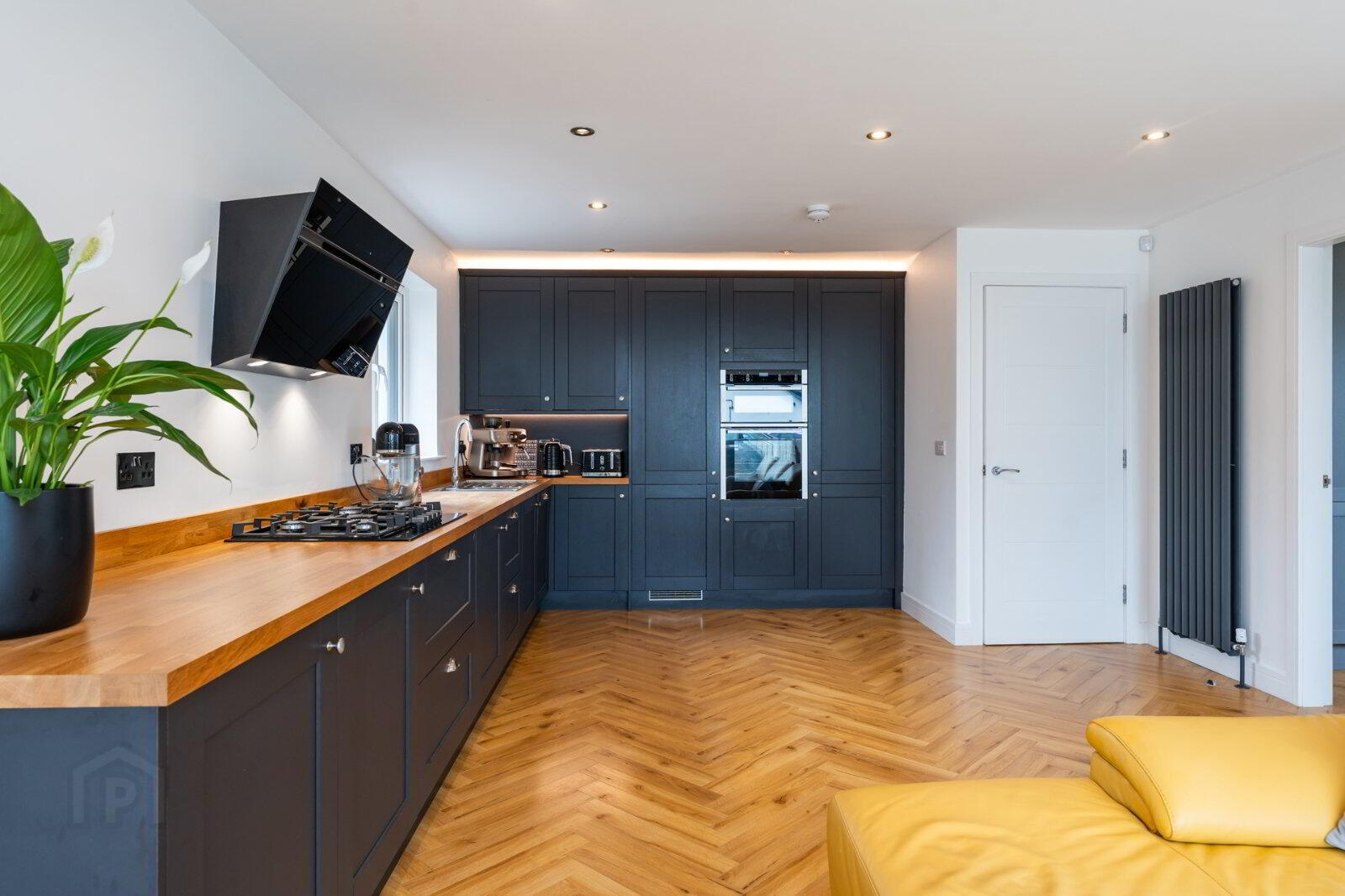 10 Gransha Lane 7 of 34