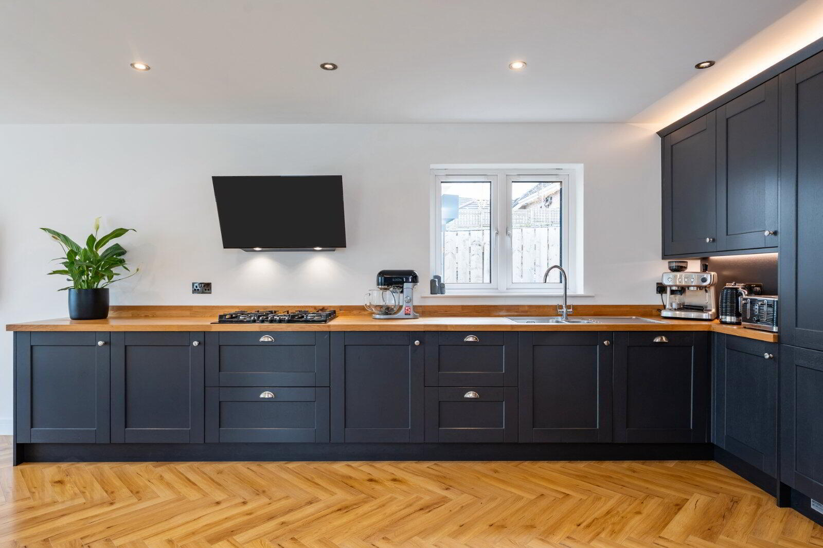 10 Gransha Lane 8 of 34