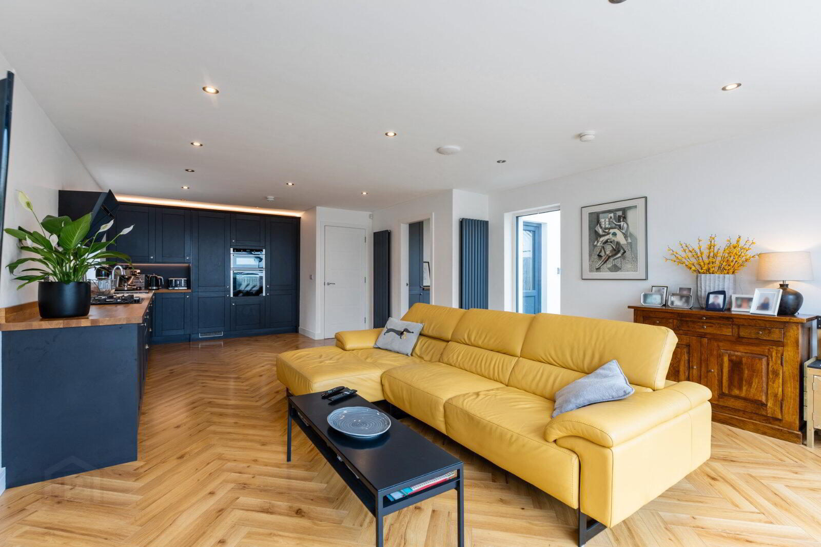 10 Gransha Lane 10 of 34