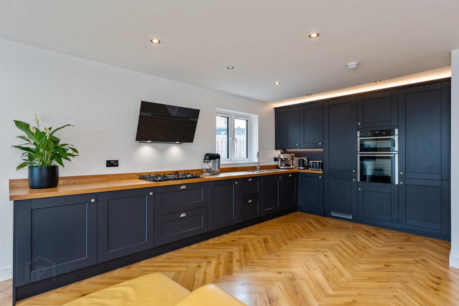 10 Gransha Lane 9 of 34