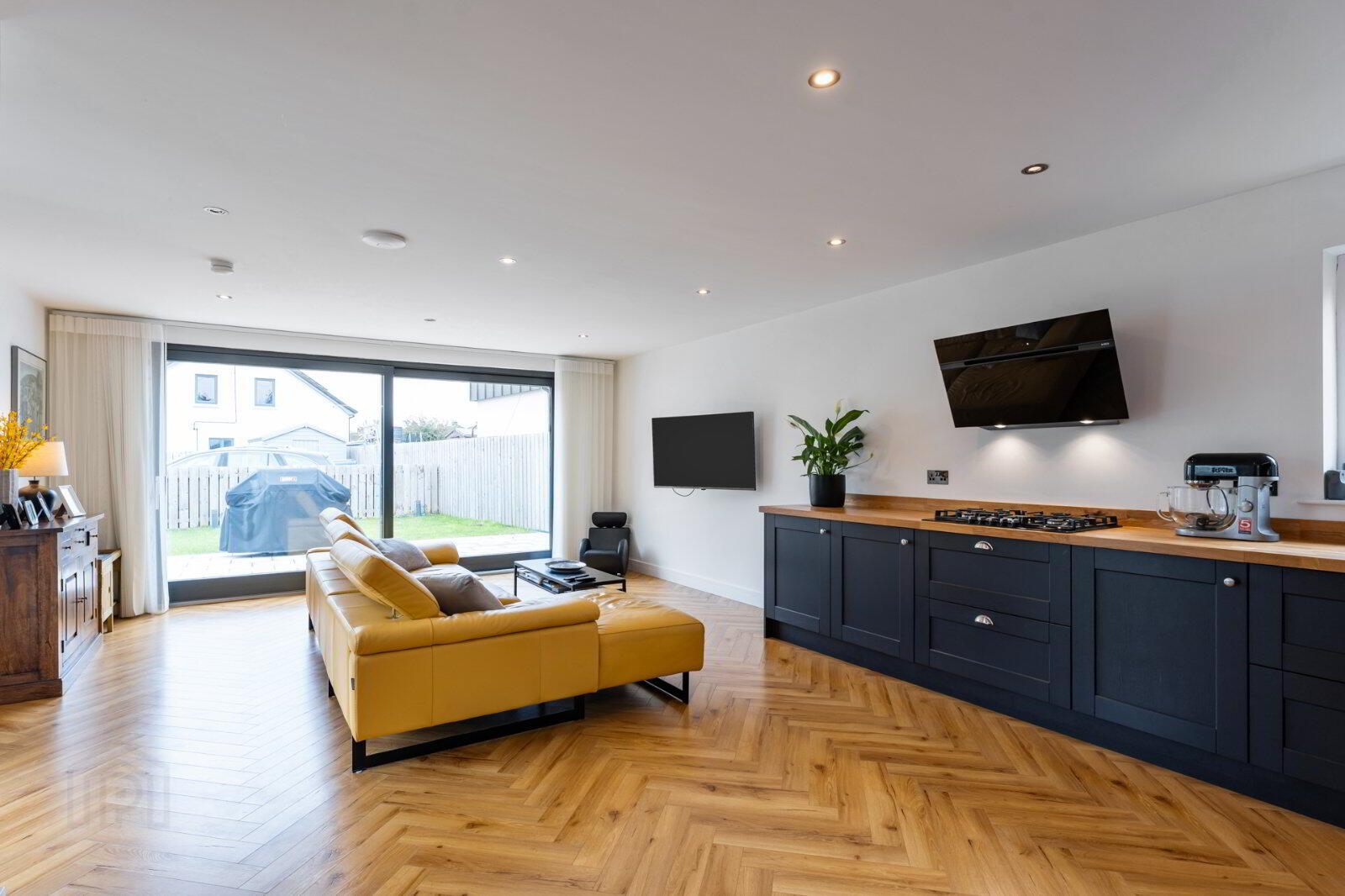 10 Gransha Lane 11 of 34