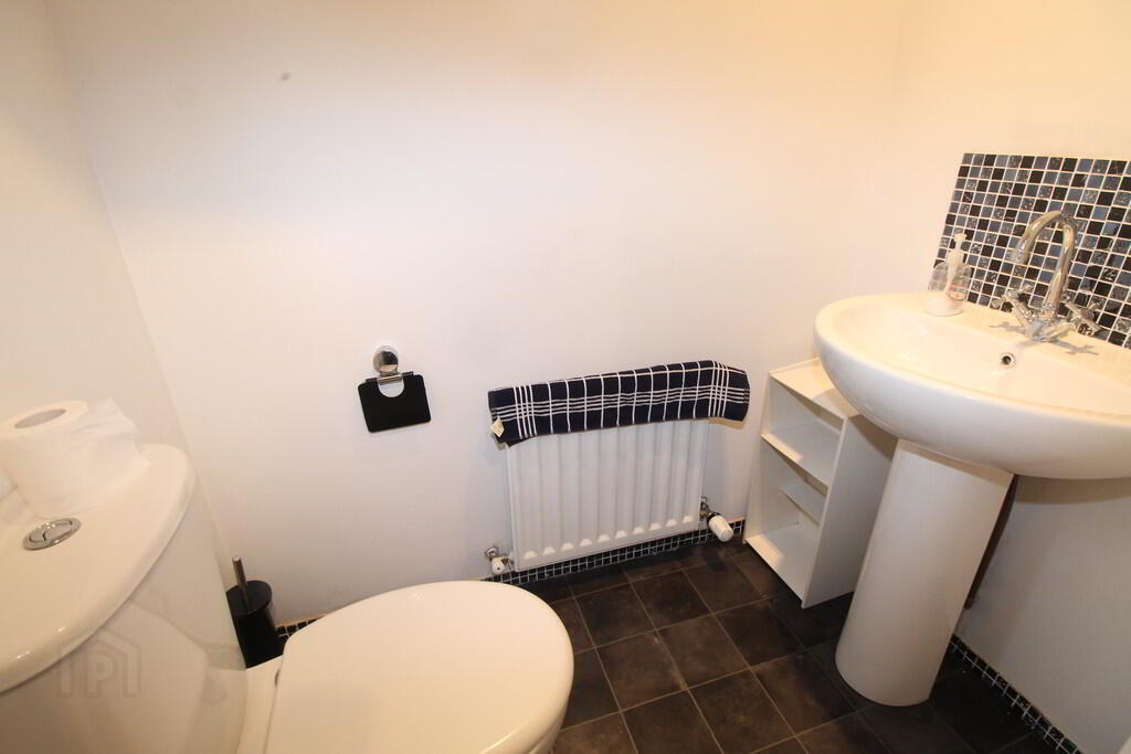 6 Lenamore Park 21 of 24