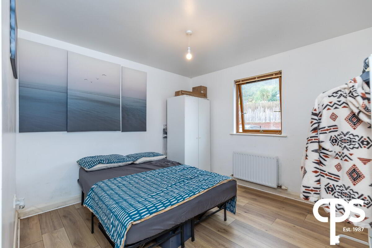 5b Heath Lodge Avenue 9 of 17