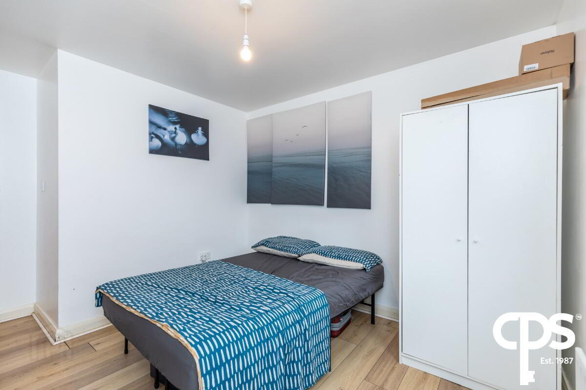 5b Heath Lodge Avenue 10 of 17