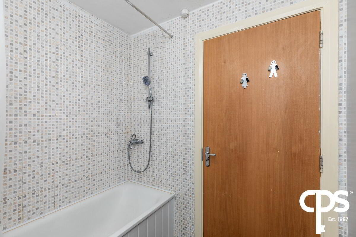 5b Heath Lodge Avenue 16 of 17