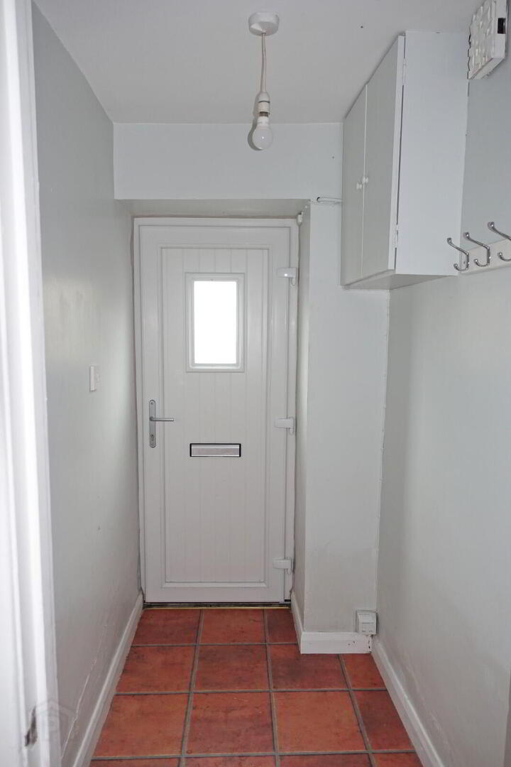 27 Main Street 2 of 21