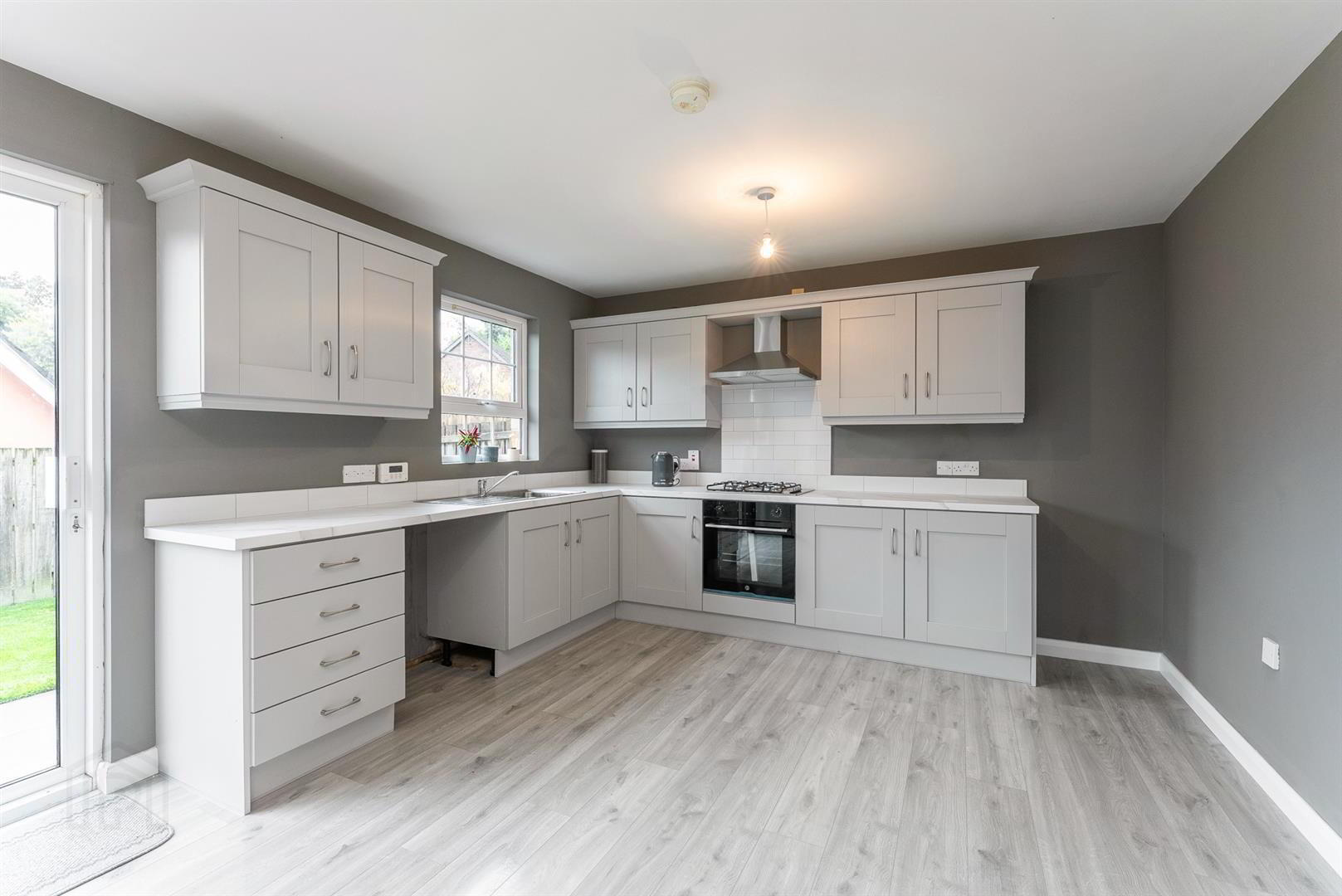 11 Glenview Avenue 7 of 19