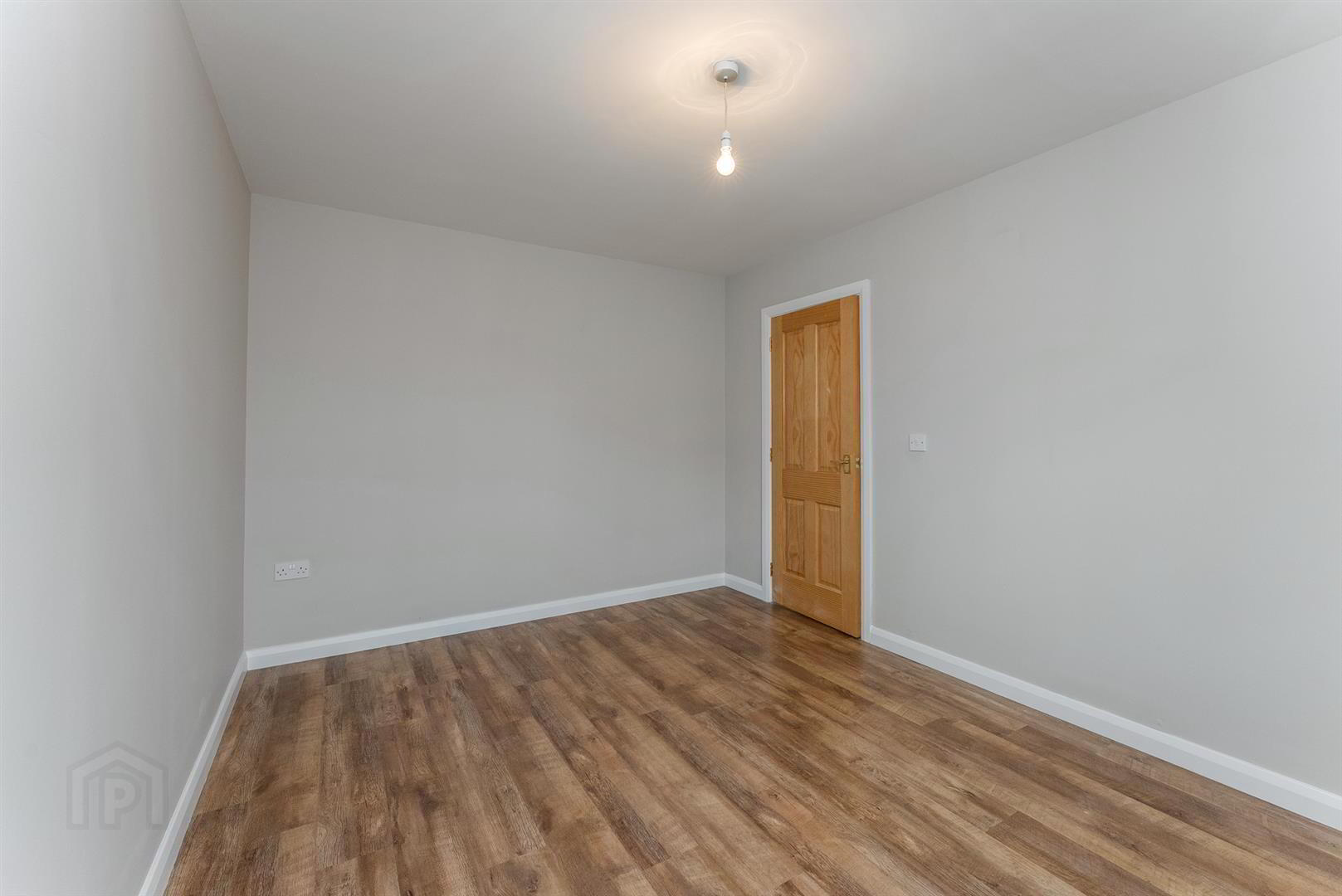 11 Glenview Avenue 15 of 19